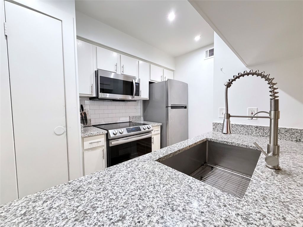 4837 Cedar Springs Road 110, Dallas, TX 75219