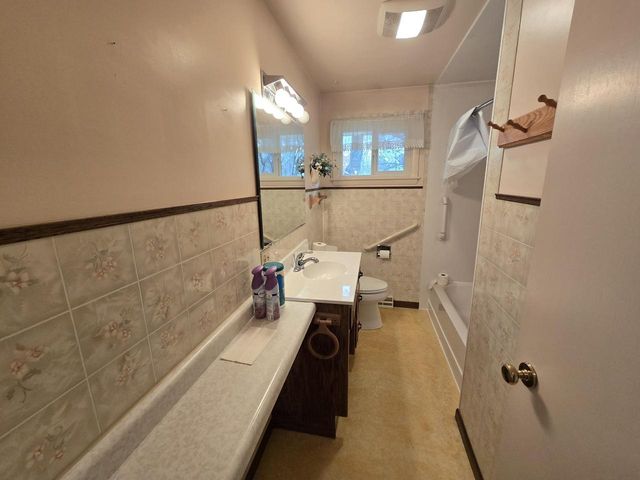 263 BUEHLER AVENUE, Nekoosa, WI 54457