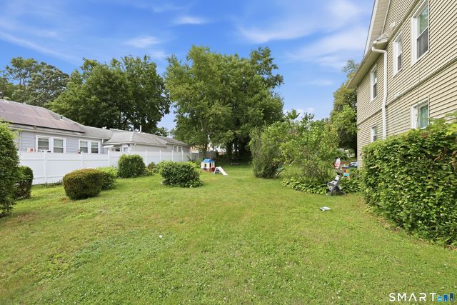 36 Brookline Avenue, Bloomfield, CT 06002
