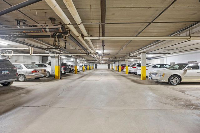 5120 W 102nd Street 204, Bloomington, MN 55437