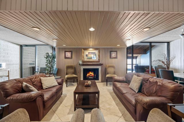 5120 W 102nd Street 204, Bloomington, MN 55437