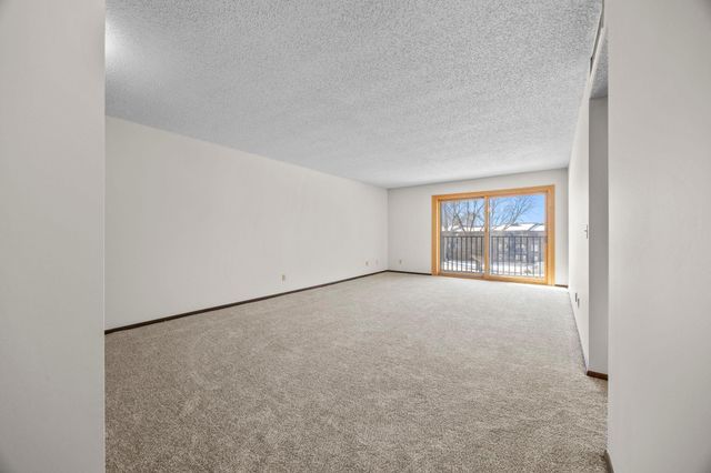 5120 W 102nd Street 204, Bloomington, MN 55437