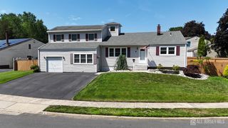 6 Nancy Circle, Edison, NJ 08817