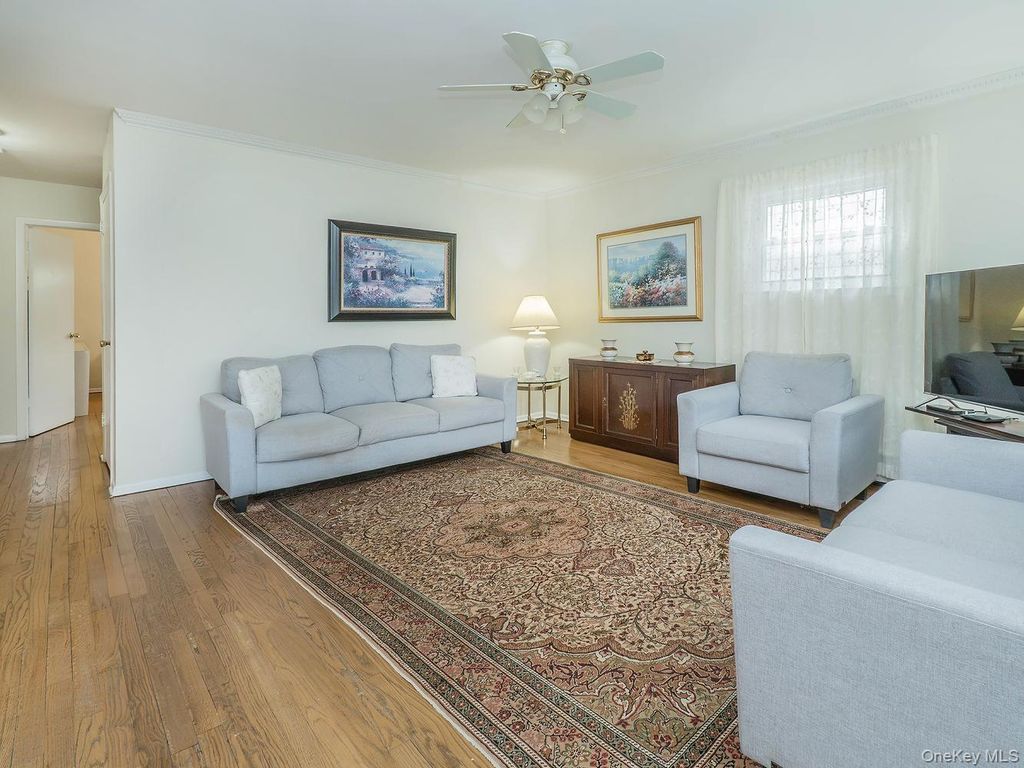 44 Corchaug Avenue, Port Washington, NY 11050 — photo 3