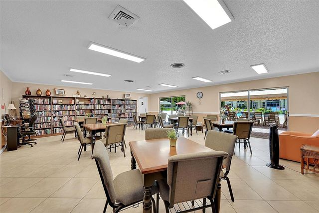 23 Abbey Lane 202, Delray Beach, FL 33446