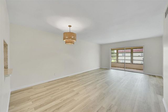 23 Abbey Lane 202, Delray Beach, FL 33446