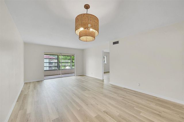 23 Abbey Lane 202, Delray Beach, FL 33446