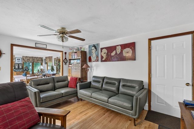 48 Ichabod Ln, Marion, MA 02738