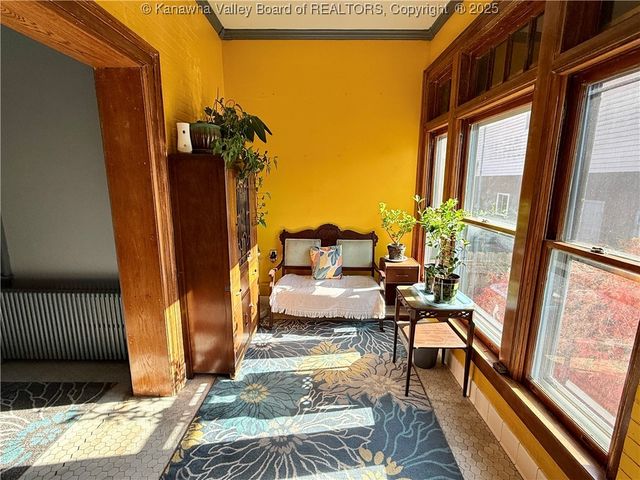 1565 Virginia Street E, Charleston, WV 25311