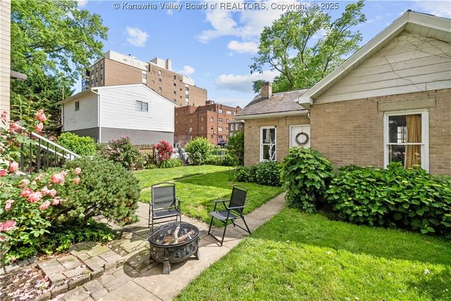 1565 Virginia Street E, Charleston, WV 25311