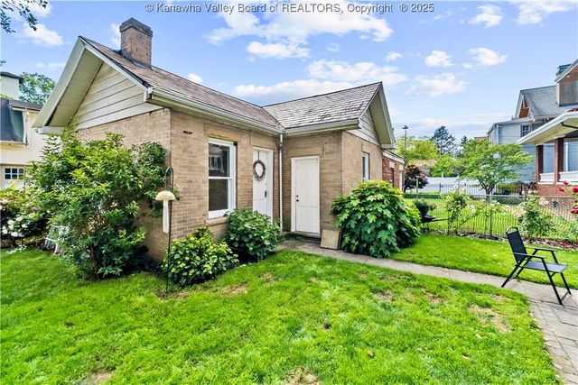 1565 Virginia Street E, Charleston, WV 25311