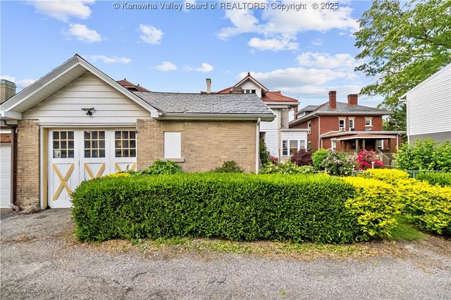 1565 Virginia Street E, Charleston, WV 25311