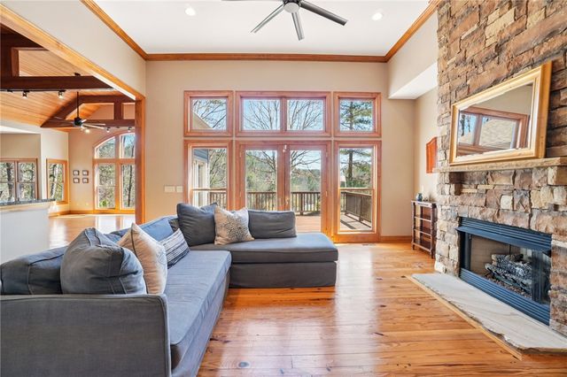 101 Starglass Way, Sunset, SC 29685