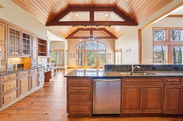 101 Starglass Way, Sunset, SC 29685