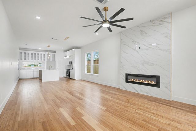 903 18th Street, Dallas, TX 75216