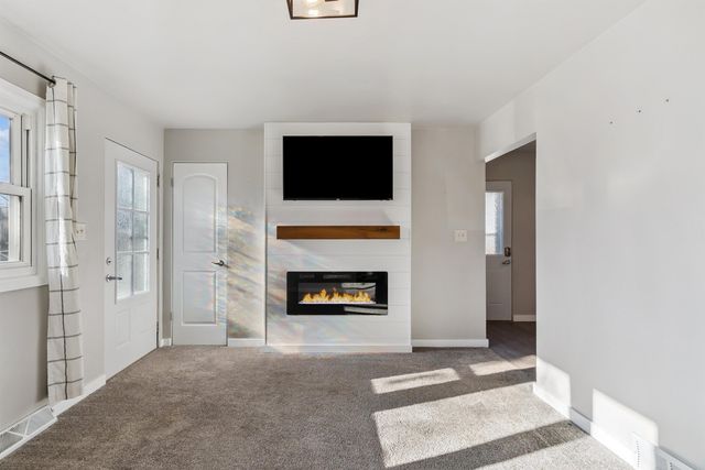 106 Berlin Street, Waterloo, IA 50701