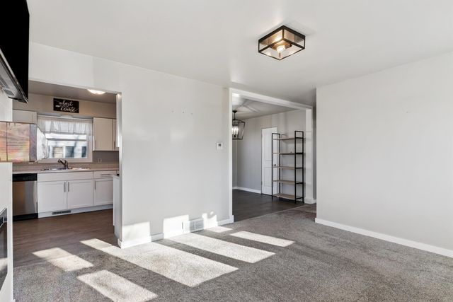 106 Berlin Street, Waterloo, IA 50701