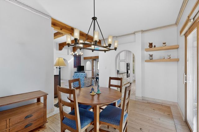 304 La Chamisal Lane NW, Los Ranchos, NM 87107