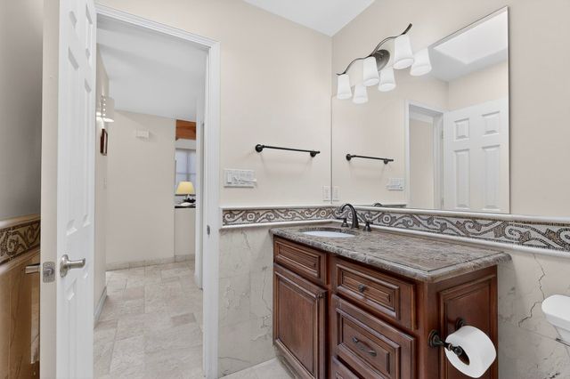 304 La Chamisal Lane NW, Los Ranchos, NM 87107