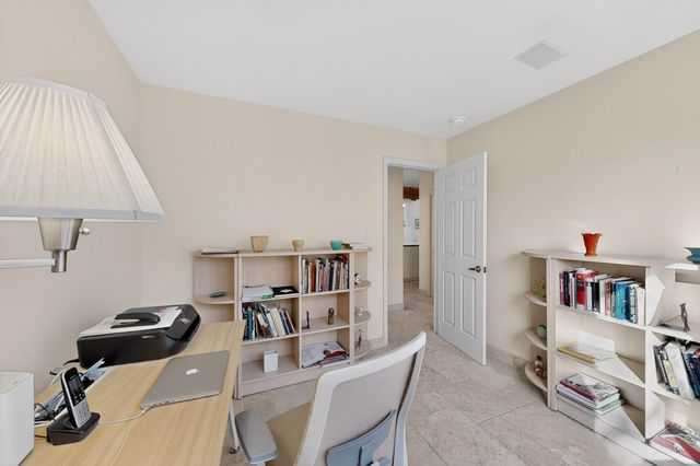 304 La Chamisal Lane NW, Los Ranchos, NM 87107