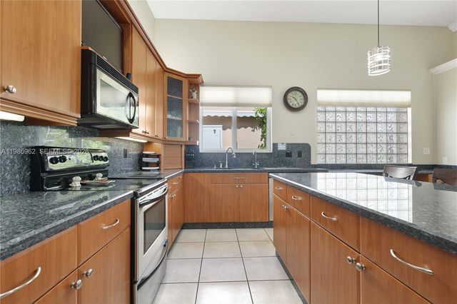 4285 SW 152nd Ave, Miramar, FL 33027