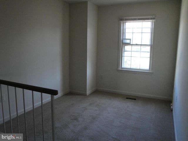 8029 EDINBURGH DR, Springfield, VA 22153