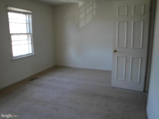 8029 EDINBURGH DR, Springfield, VA 22153