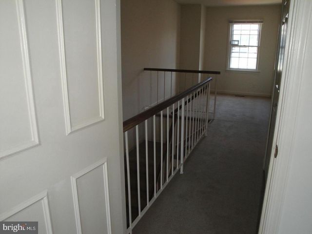 8029 EDINBURGH DR, Springfield, VA 22153