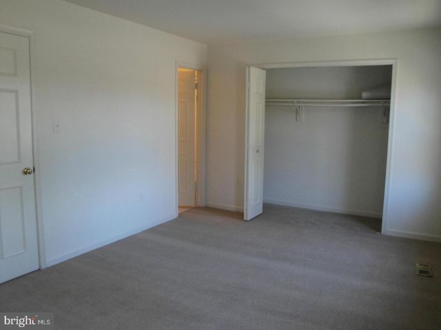 8029 EDINBURGH DR, Springfield, VA 22153