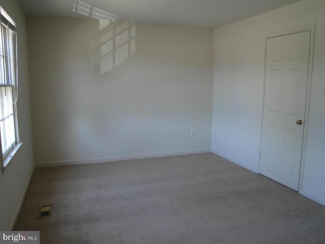 8029 EDINBURGH DR, Springfield, VA 22153