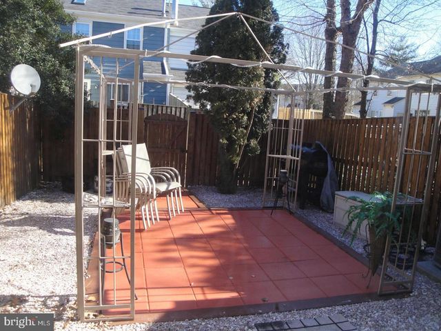 8029 EDINBURGH DR, Springfield, VA 22153