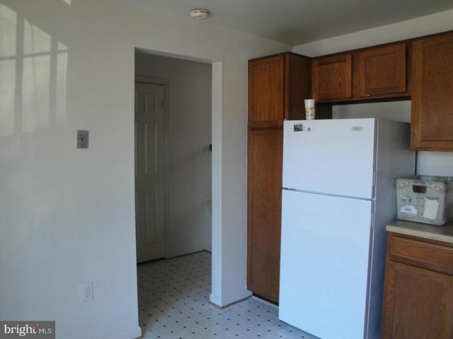 8029 EDINBURGH DR, Springfield, VA 22153