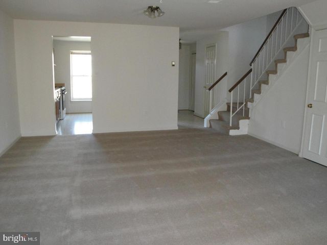 8029 EDINBURGH DR, Springfield, VA 22153