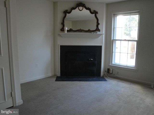 8029 EDINBURGH DR, Springfield, VA 22153