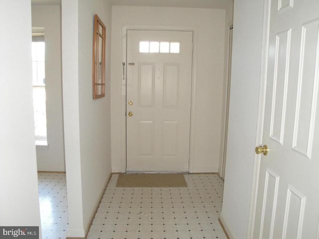 8029 EDINBURGH DR, Springfield, VA 22153