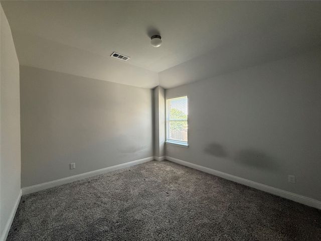 588 Hutchinson Lane, Lewisville, TX 75077
