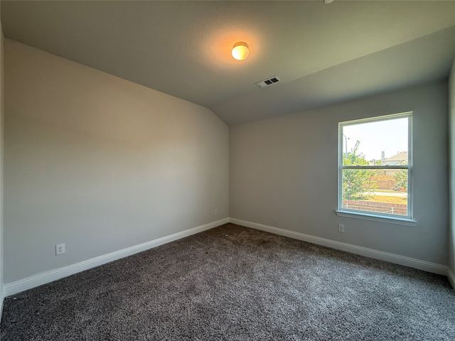 588 Hutchinson Lane, Lewisville, TX 75077
