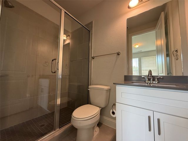 588 Hutchinson Lane, Lewisville, TX 75077