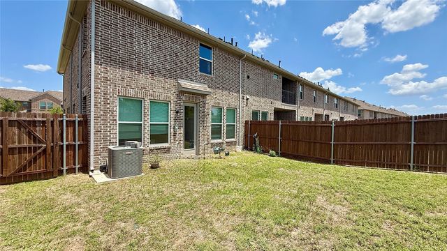 588 Hutchinson Lane, Lewisville, TX 75077
