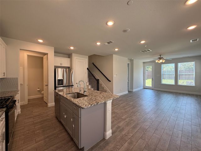 588 Hutchinson Lane, Lewisville, TX 75077