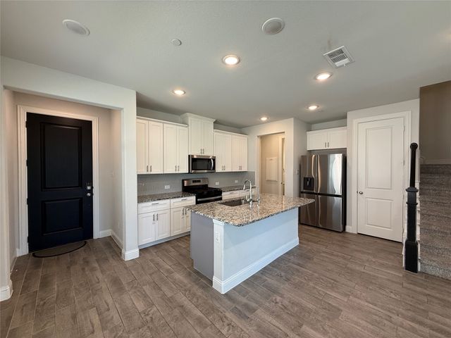 588 Hutchinson Lane, Lewisville, TX 75077
