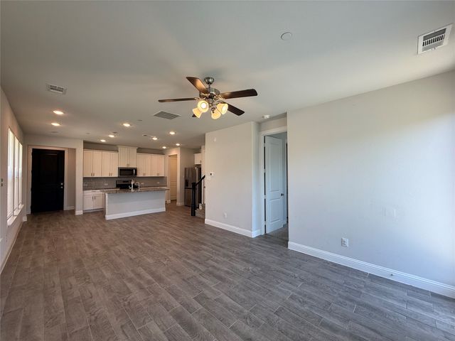 588 Hutchinson Lane, Lewisville, TX 75077