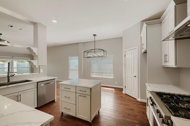 8221 MANX DR, Round Rock, TX 78681