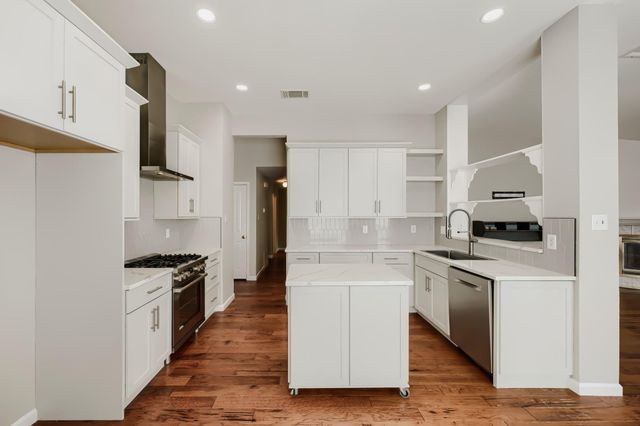 8221 MANX DR, Round Rock, TX 78681