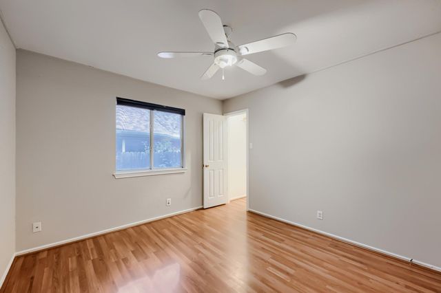 8221 MANX DR, Round Rock, TX 78681