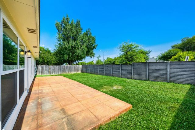 8221 MANX DR, Round Rock, TX 78681