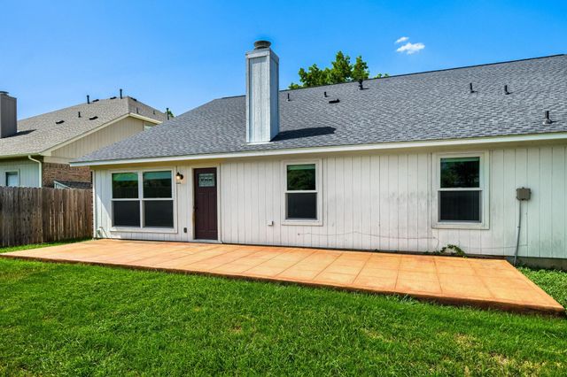 8221 MANX DR, Round Rock, TX 78681