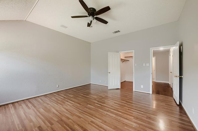 8221 MANX DR, Round Rock, TX 78681