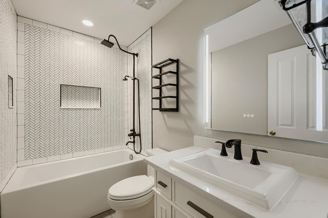 8221 MANX DR, Round Rock, TX 78681