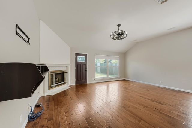 8221 MANX DR, Round Rock, TX 78681